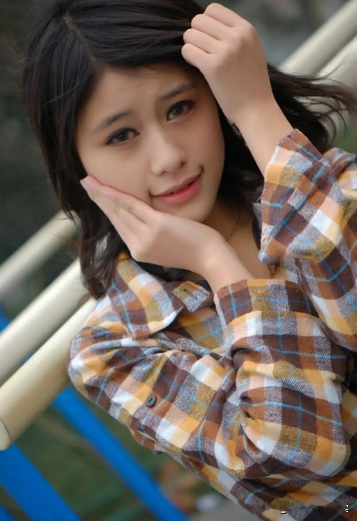 背叛婚姻的现象屡见不鲜，背叛的男人往往面临着内心深处的恐惧与焦虑。尽管他们可能在