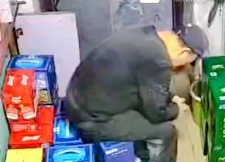 宋玉军，1972年3月生，牺牲前系黑龙江省齐齐哈尔市建华区卜奎街道天增社区居民。