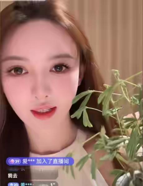 叶珂黄晓明感情风波真相
 
明星恋情从不是看表面甜不甜，背后全是不为人知的心酸！