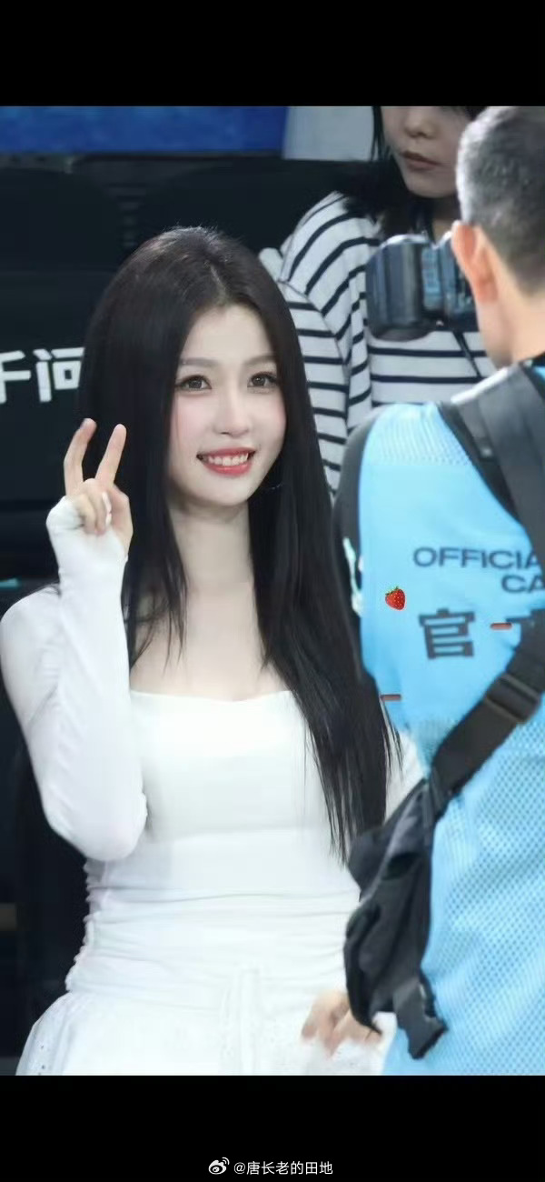 虞书欣今日份活动生图好美！！！ 
