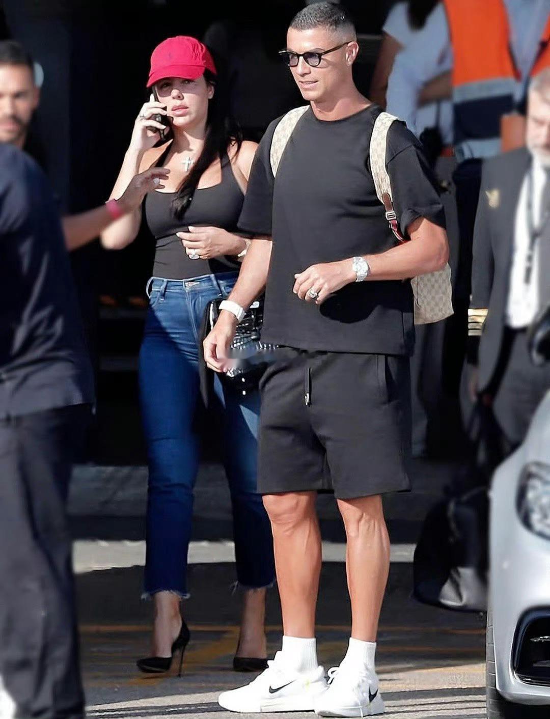 差不多也是要退了C罗或在老家马德拉岛举行婚礼