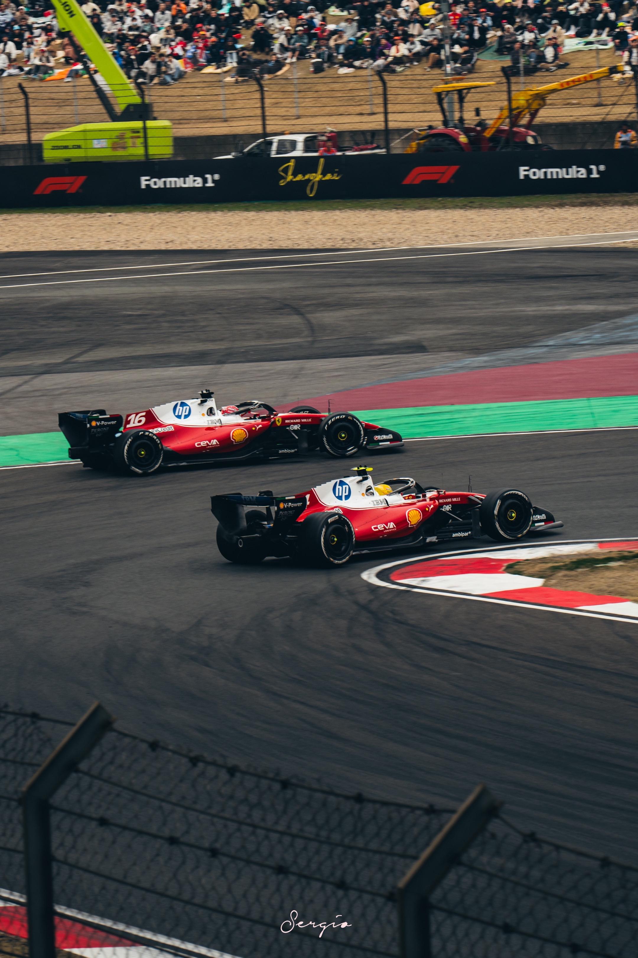 F1上海站的一些随手拍。这还是我第一次坐在看台上观看F1比赛，所以主要...