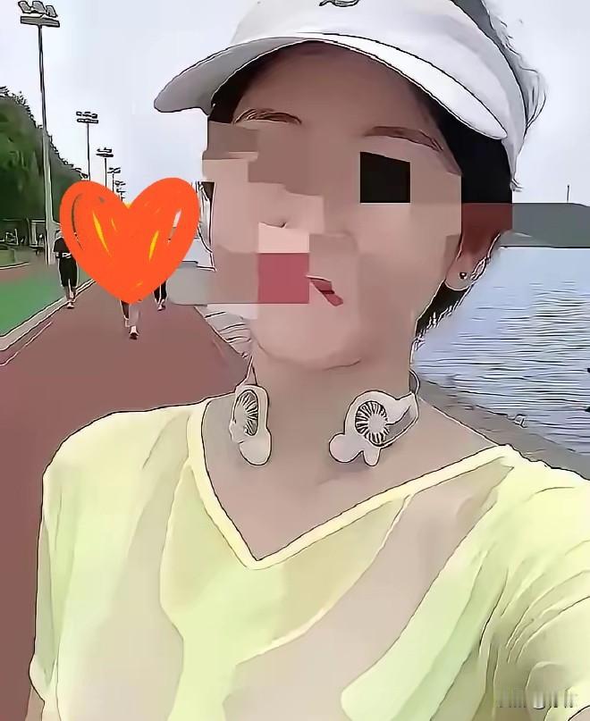 离谱百万播放！上海女子晨跑浑身大汗，自己辛苦流汗，别人悄悄涨粉十几万
 
上海街