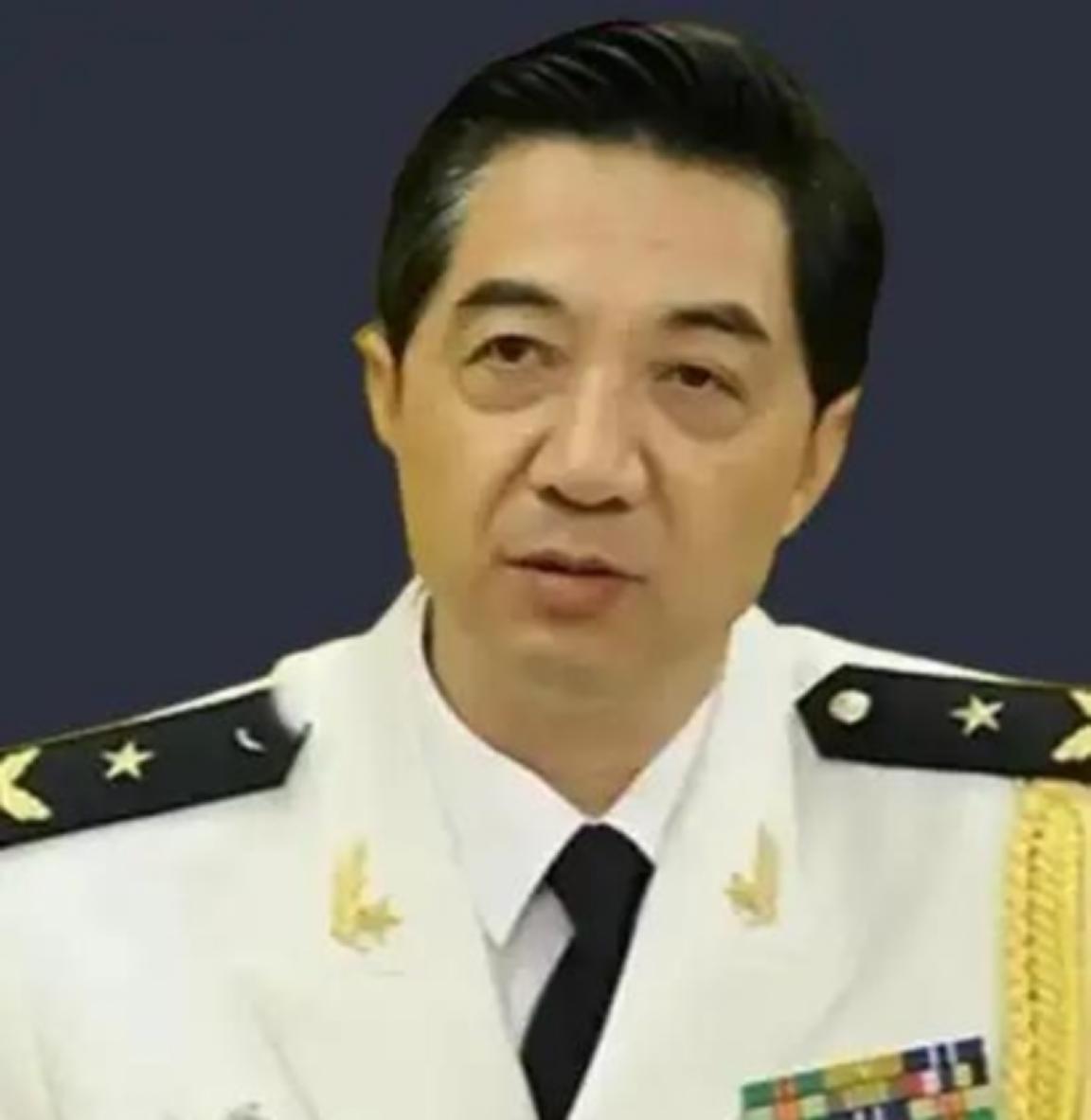 美国打不打伊朗？特朗普头疼，说要考虑2周时间再决定。“局座”张召忠8年前预测：肯