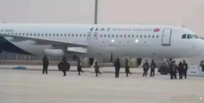 青岛机场一人被飞机碾轧身亡，处理结果公布今天（1月17日），南都记者从青岛市应急