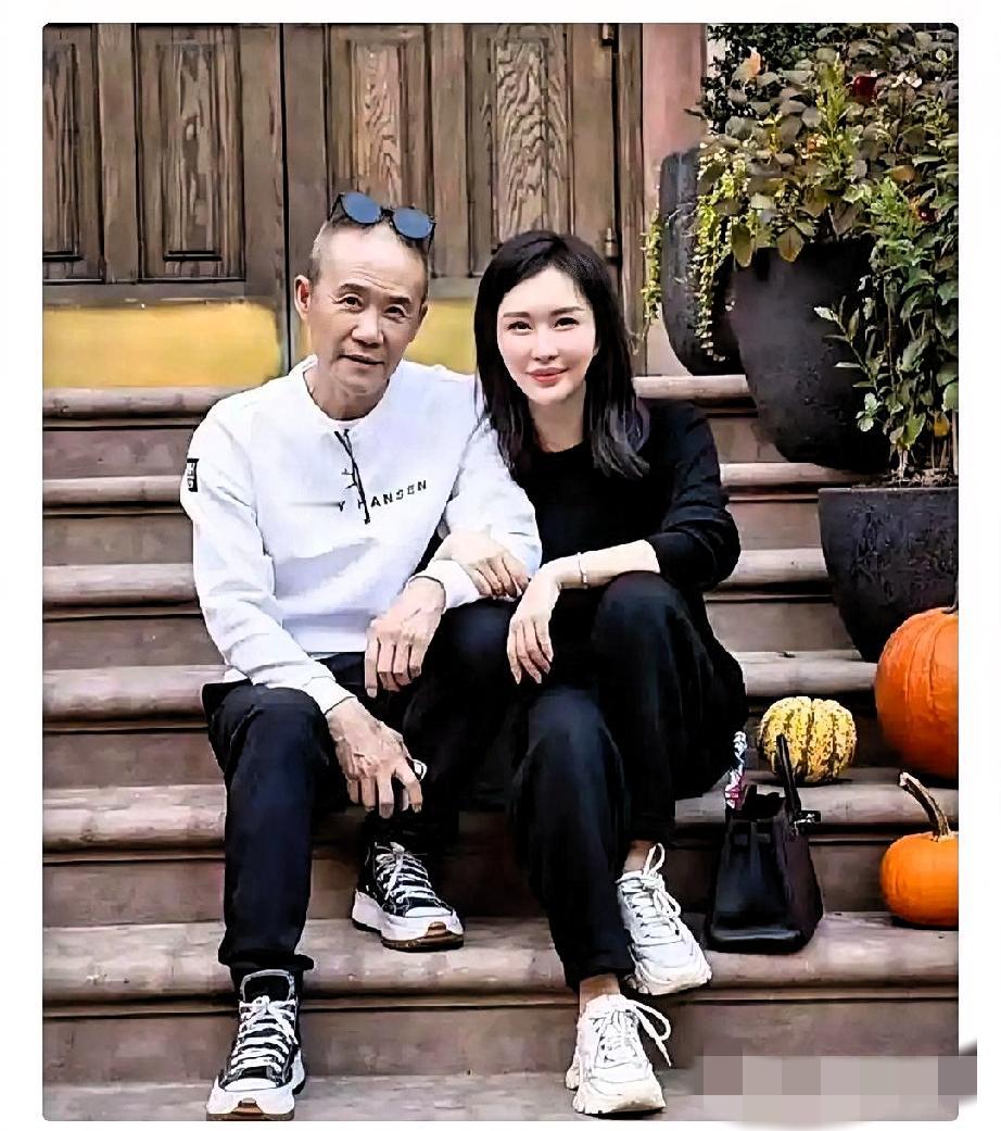 郎咸平说过一句实在话
王石这辈子最大的投资失误，
可能不是某个楼盘，而是换了枕边