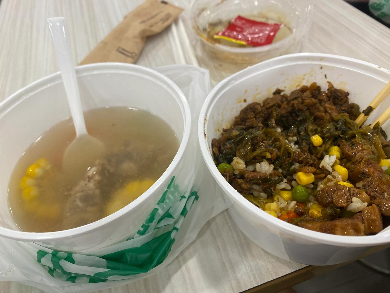 广交会真功夫的套餐(卤肉+酸菜+玉米+汤)53元,味道还可以