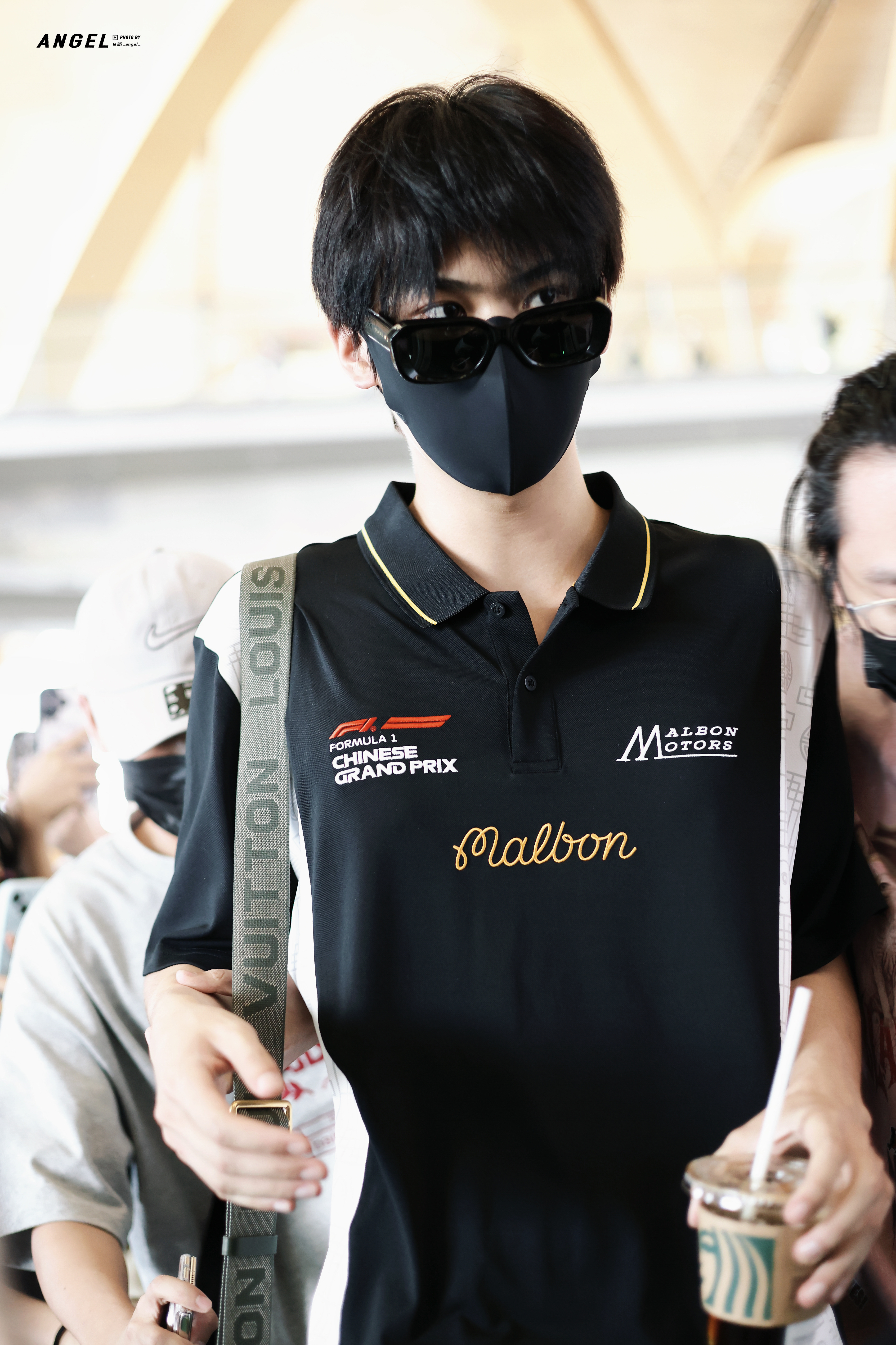 周柯宇小城春色 / 周柯宇周正 𝟐𝟔𝟎𝟕𝟏𝟐 昆明🛬平安到达期待解