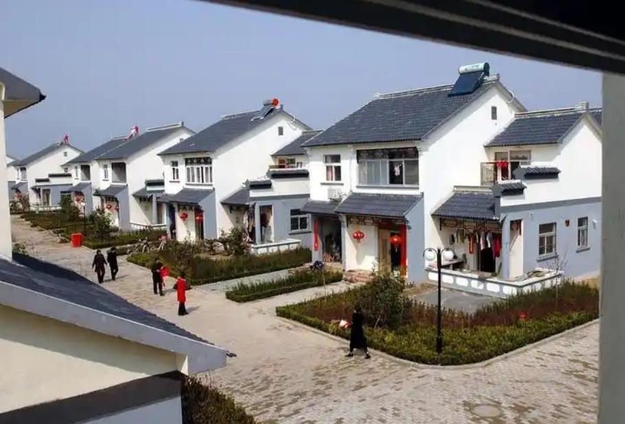 一号文件一下来，城镇户口的人估计后悔惨了！
 
2月3日，中央一号文件正式对外公