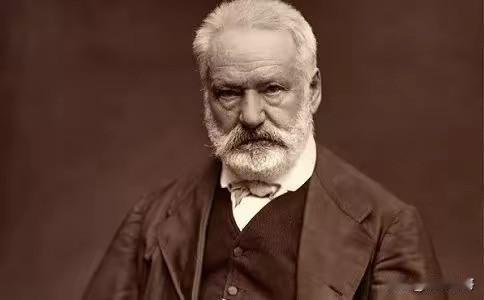 看雨果“抹黑丑化诋毁否定”自己的祖国
1861年享誉世界的法国大文豪雨果说：
在