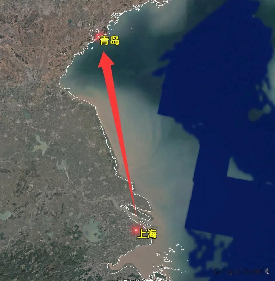 上海明明靠海，为何好多上海人非要跑去青岛看海？
打开地图，上海的东边，一片汪洋。