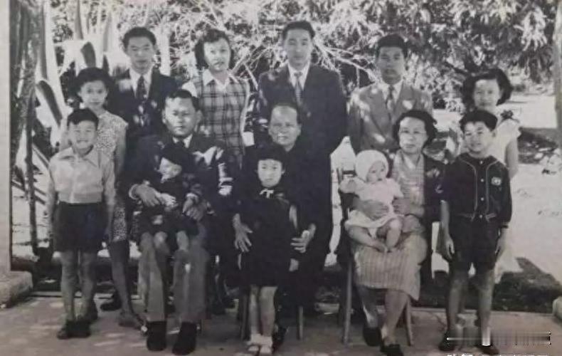 从劳工之子到国家救星：他凭啥印在非洲纸币上？
想象一下，一个非洲国家的钱币上，印