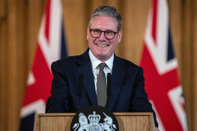 英国首相斯塔默表示，已经与特朗普电话沟通过，一致认为中国不能够继续购买俄罗斯石油