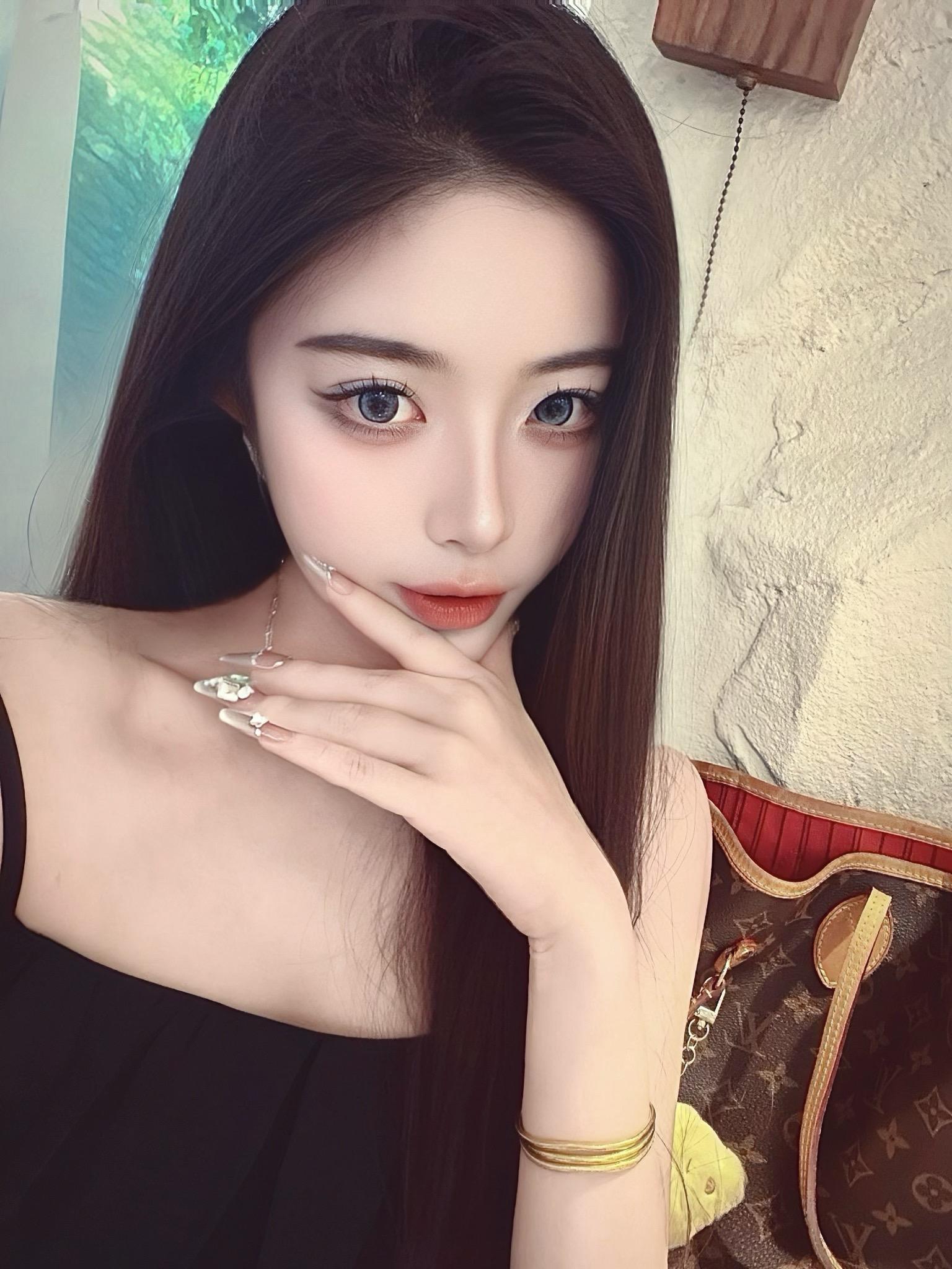 有情有义的女人 老天就应该为她奉上铁血丹心的真男人和无穷无尽的财富.