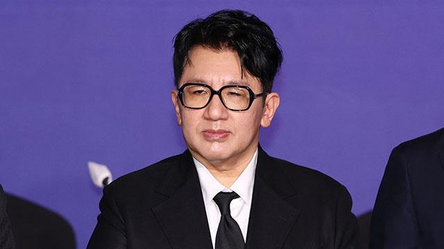 HYBE总部被执行搜查扣押令 据韩媒，24日上午，首尔地方警察厅金融犯罪调查组对