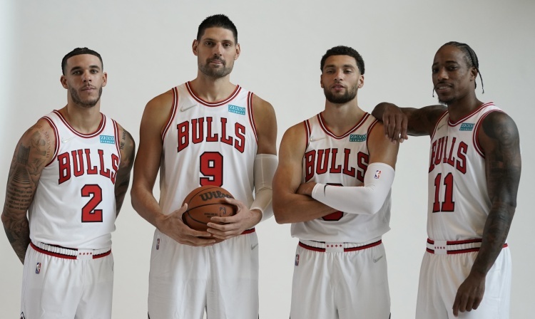 公牛过去一年多时间里交易了朗佐·鲍尔、德罗赞、拉文、卡鲁索、科比·怀特、武切维奇