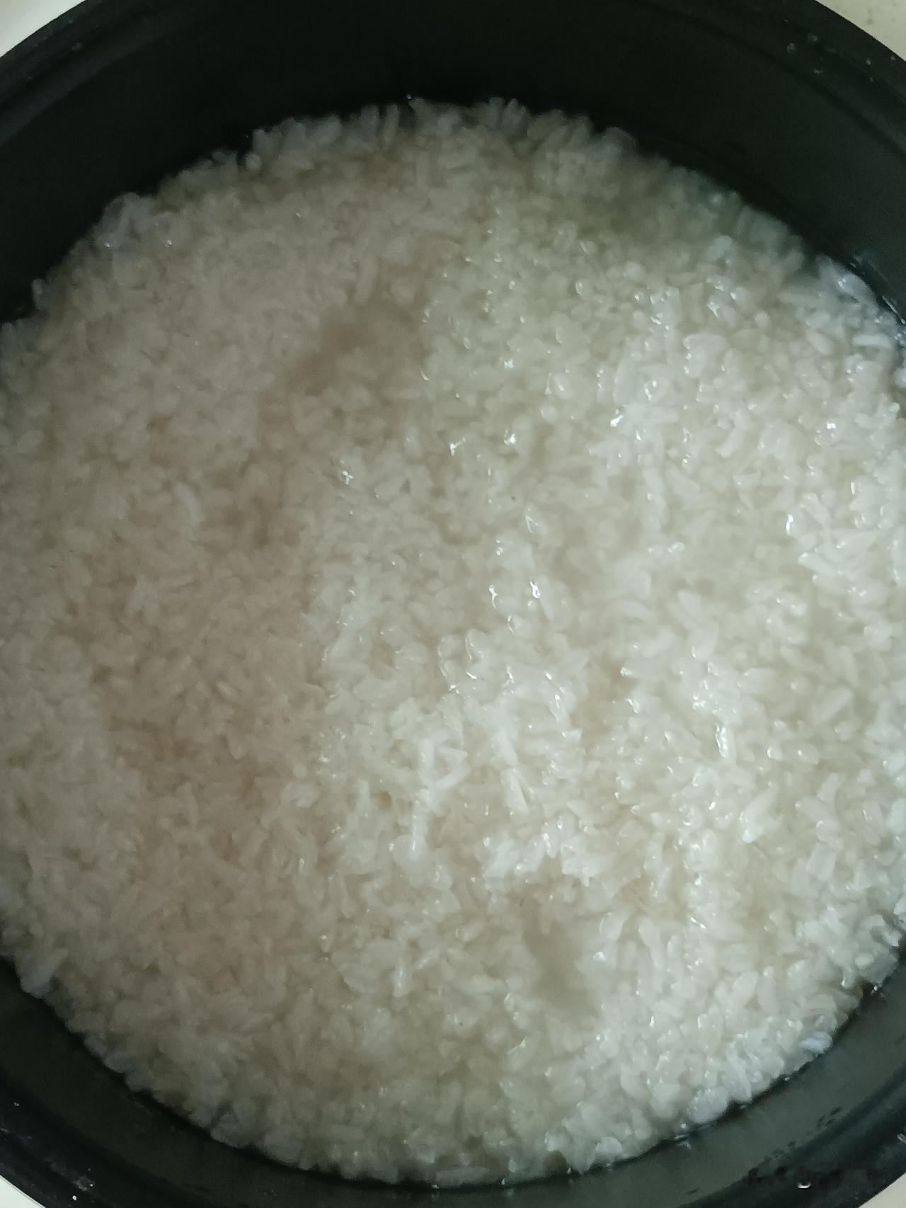 今天老妈喊做米酒，怕是又会翻车了？可我却期待三天后结果
 
都说春雨绵绵，温柔如