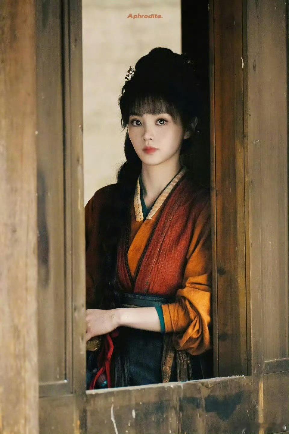 田曦薇真的百搭阿逐玉只想看一番田曦薇天才女友也只想看田曦薇