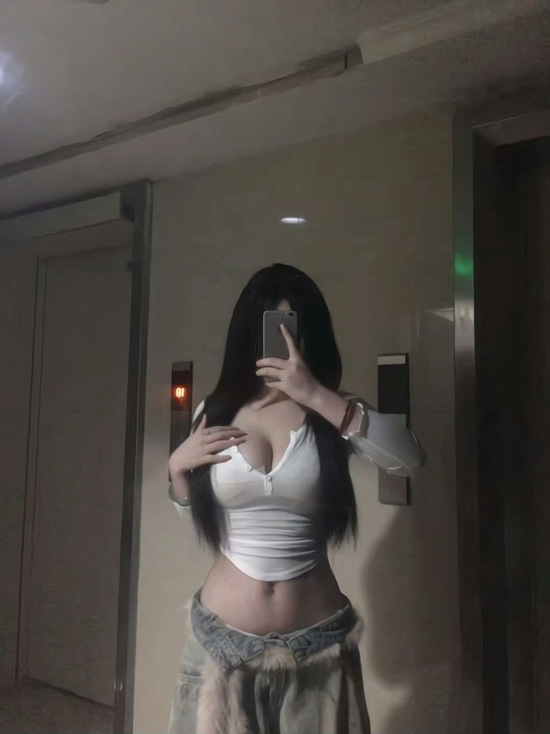 每次想起你 眼角总是激起泪花 我还是舍不得你 