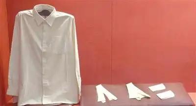 “你们就让周总理穿这样的衣服？太不像话了！”1963年周总理访问埃及，大使陈家康