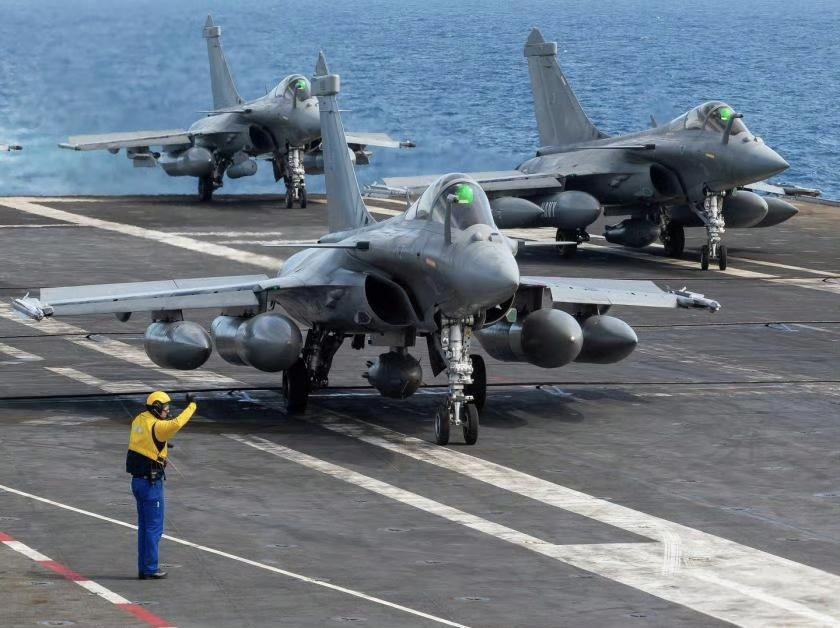 三哥2026军购大单，砸360亿美元买110架阵风。结果法鸡直接锁死核心源代码，