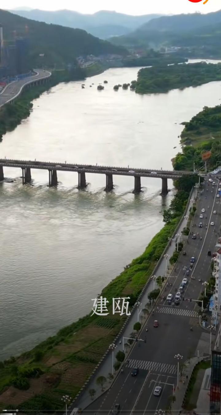 【福建建瓯一企业内部规定付加班费和满勤“工作日超9小时部分、月休不超2天，法院判