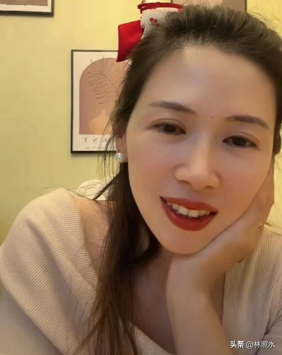 给老公道歉的牛女士火了[捂脸]
法院判她给老公道歉15天，才第四天就火了。她迅速