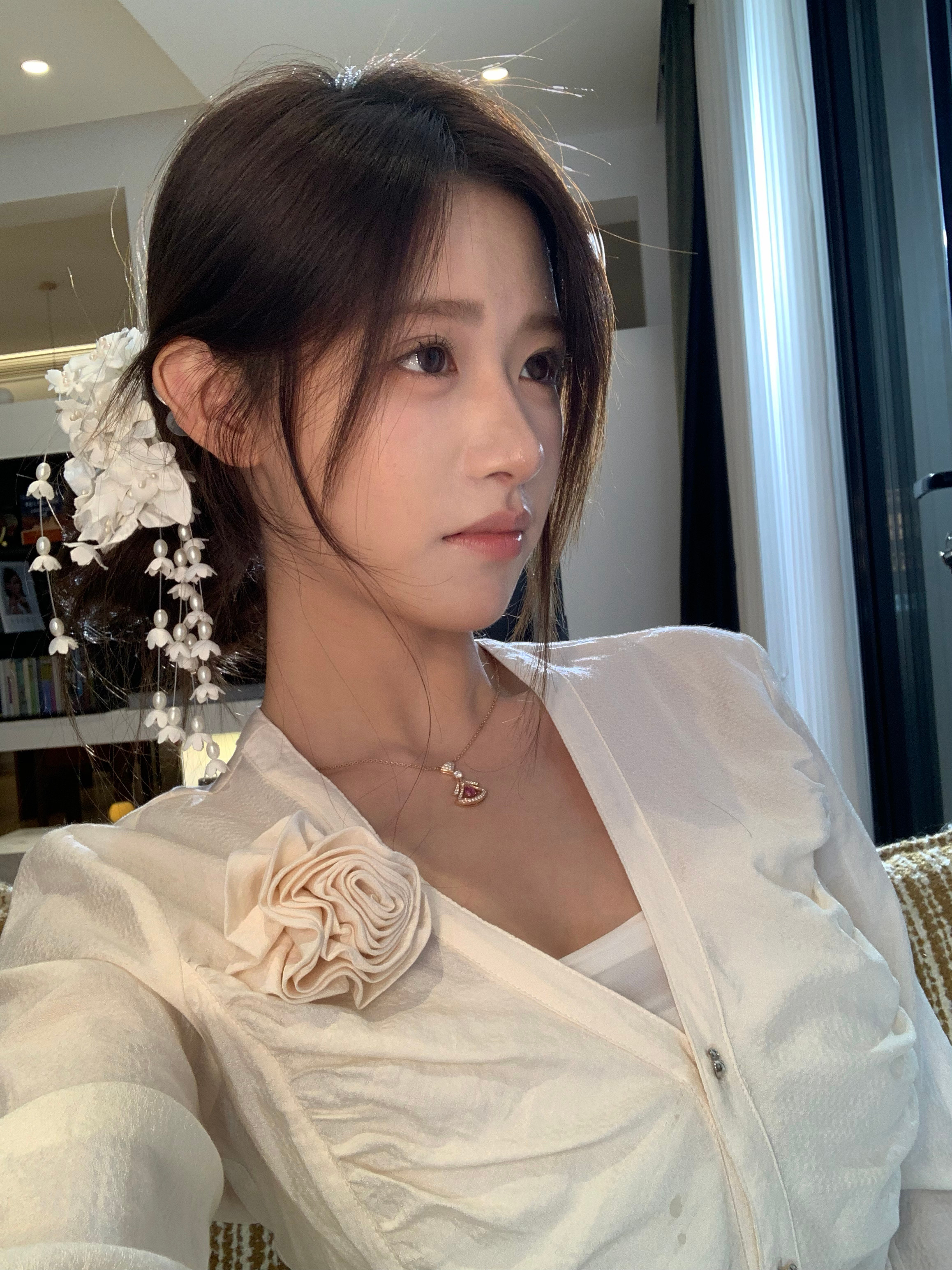 我不开美颜 你发也不开？花碎花[超话] ​​​