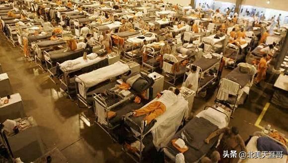 纽约监狱爆满，市长计划释放大批囚犯


   纽约监狱当前人口爆满，根据纽约市监