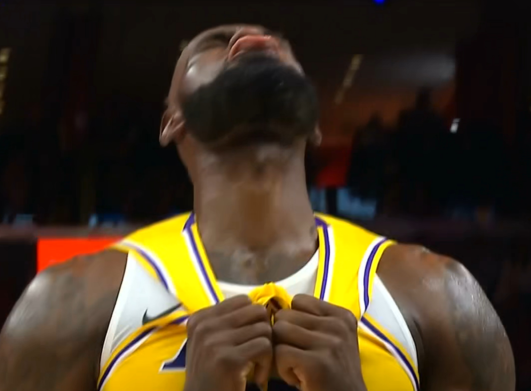 差点给詹哥看厥过去。湖人