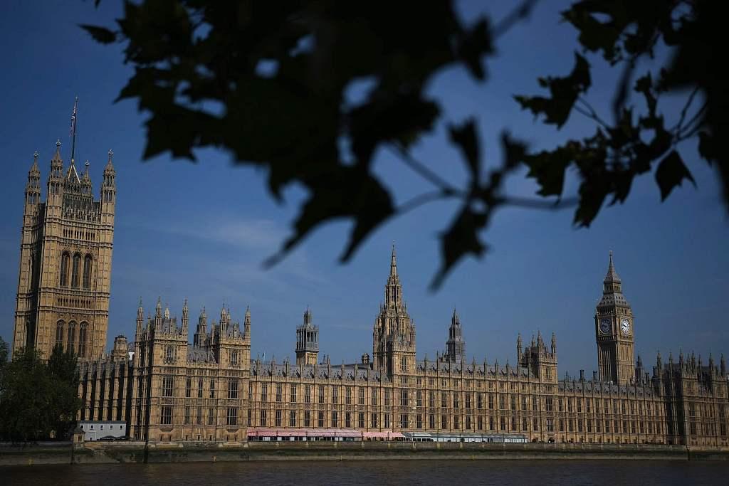 被中方批评后，英媒称中国用钱收买英国高校，窃取英国重要技术
英国媒体指责英国高校