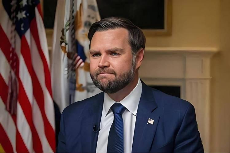 把国难说成要庆祝？美国副总统万斯离谱口误，背后还有一桩拖了二十多年的悬案。
 
