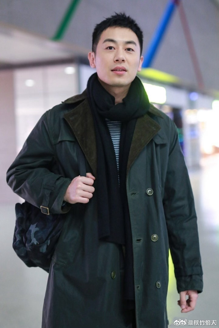 亚文：未来的艺术家！影视圈的佼佼者！德艺双馨的优秀演员！有东方男人的独特魅力！才