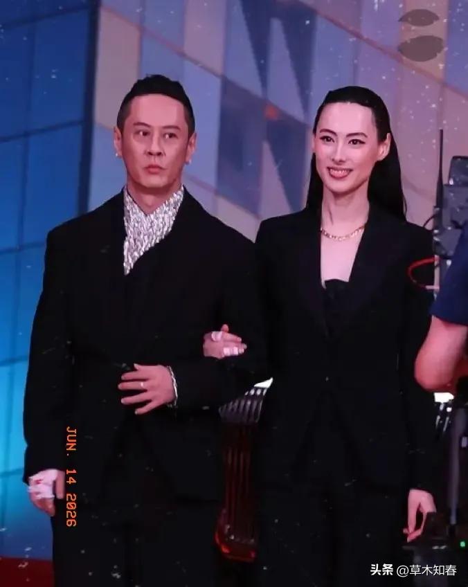 今晚心里最不是滋味的，大概就是李泽楷了。梁洛施直接带着男友马浴柯亮相公开活动，整