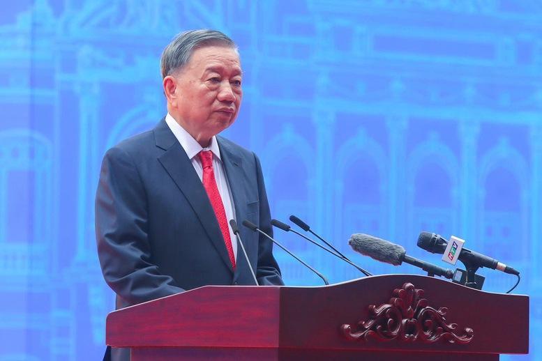 越南高层下达硬性增长死命令！高官当众吐苦水，通胀汇率两头堵，深陷宏观不可能三角