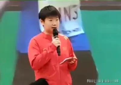 孙颖莎返京忙不停!
参加演讲比赛获二等奖
10月23日，因伤退赛进行休养的孙颖莎