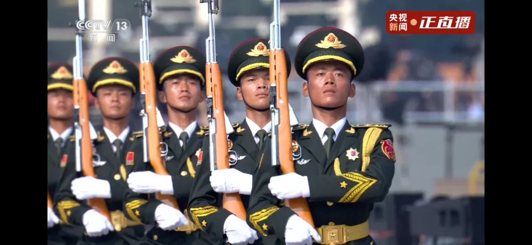 帅气兵哥