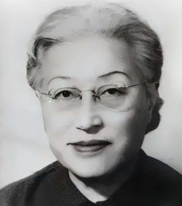 1971年，84岁的蒋介石收到了前妻陈洁如的遗书，书信中寥寥数语，道尽了这个女人