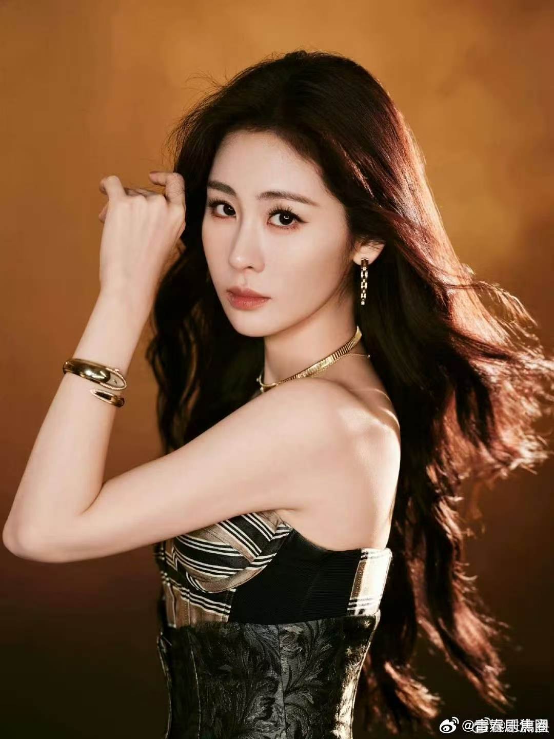 张碧晨歌手唱了网友选的歌歌手2026粉丝推荐的曲目恰巧也在张碧晨私人歌单里，适配