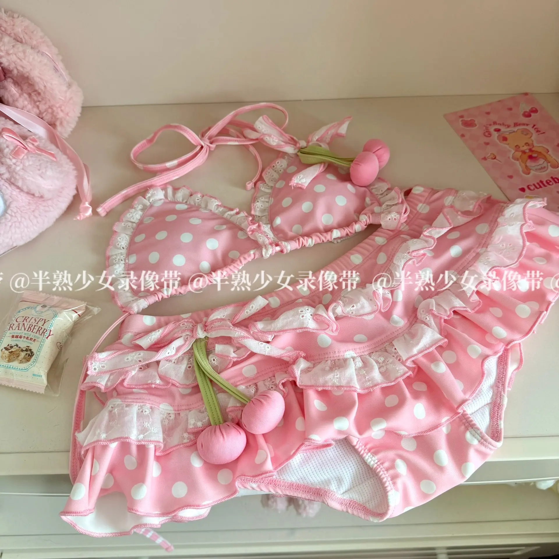 右滑看萌萌粉樱桃上身图🎀。