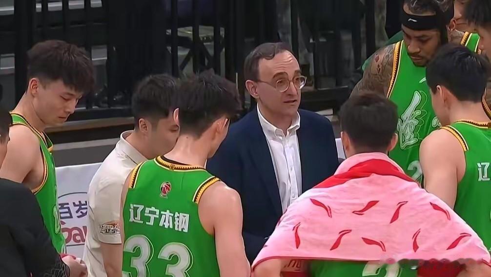 辽篮赛季首战，7 月 8 日 公开热身赛， 对手吉林队，付豪，李虎翼等出战，球迷