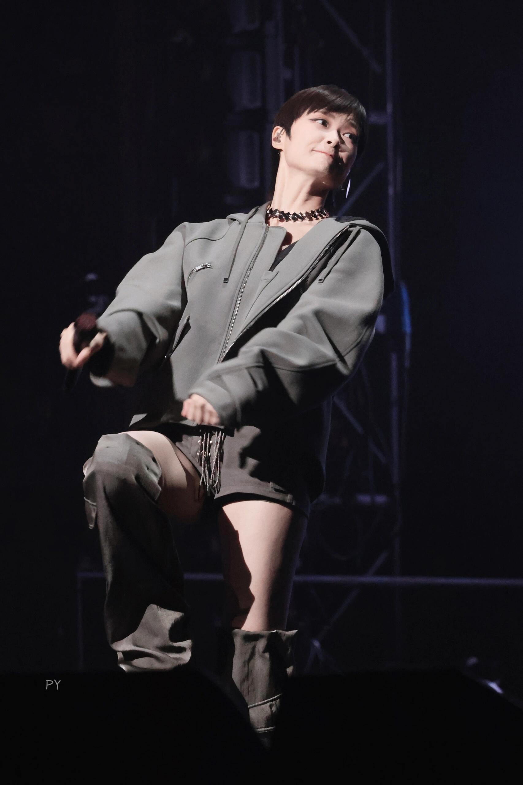 感性归感性 性感归性感 李宇春归玉米 