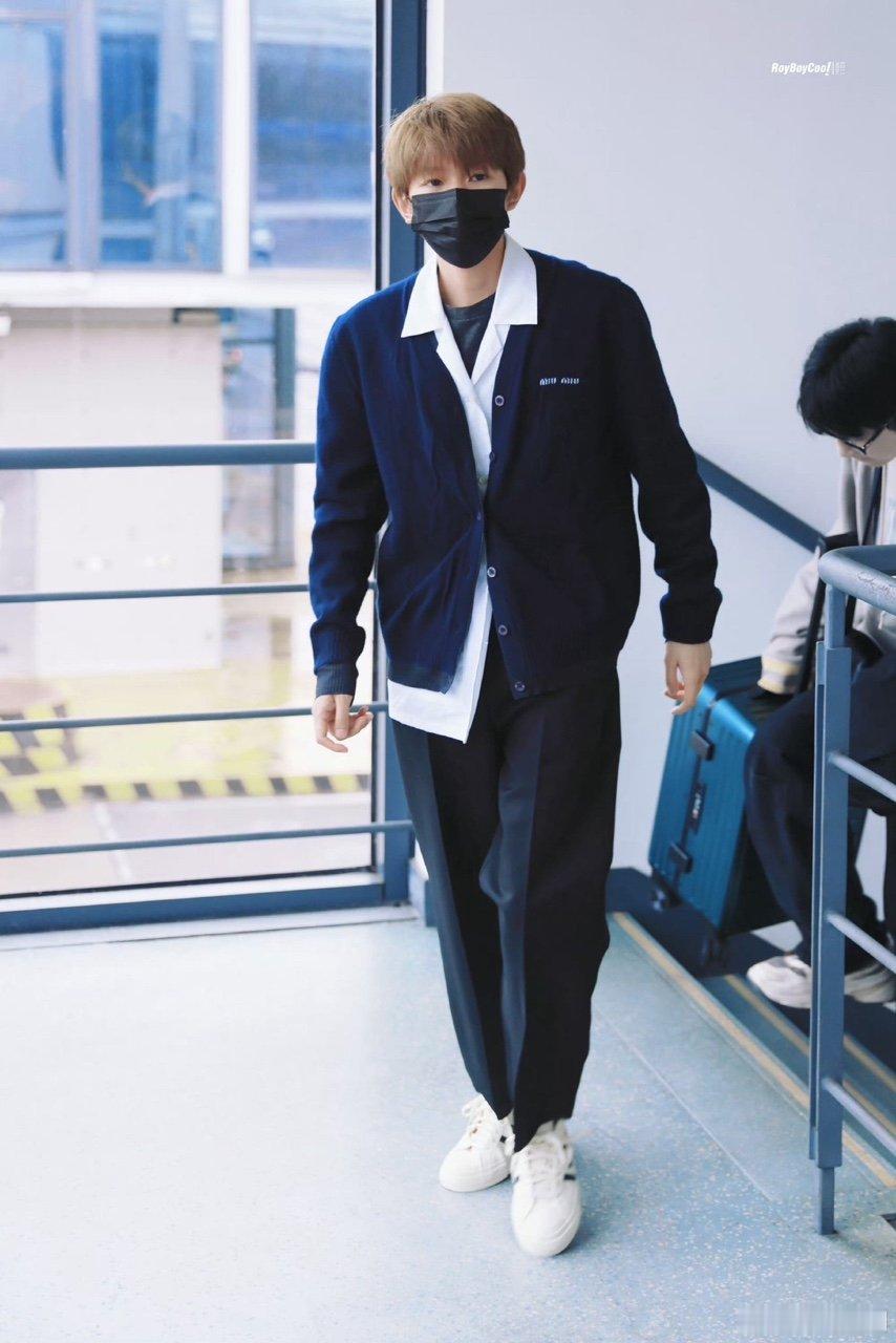 #王源广州线下活动人气##王源广州活动人气# 现场好多小汤圆宝宝！！ #王源[超
