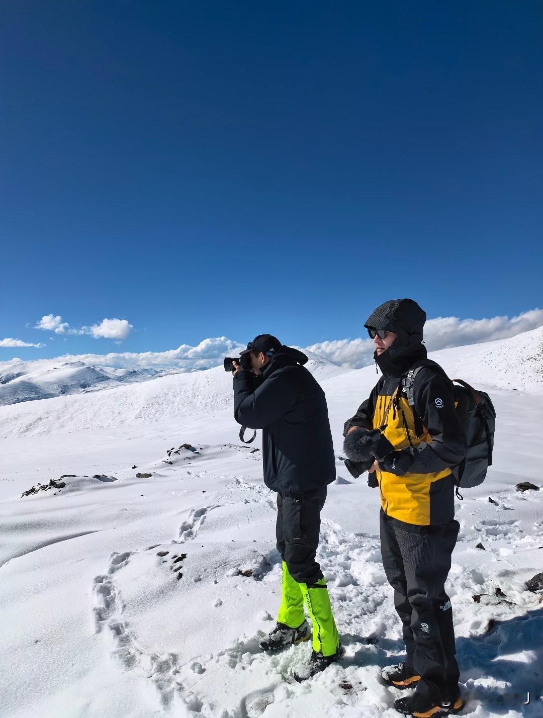 见山海，享自由～ ​​​李现 西藏的雪景和李现的气质一样，都是绝配！期待李现的v