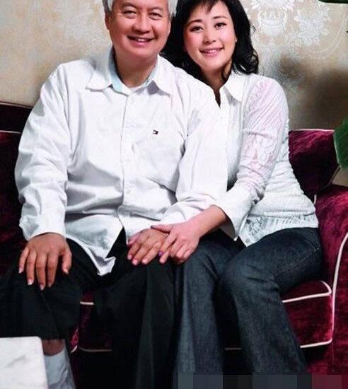 洪晃聊起早年纽约饭局，我听完只剩一句：别把朋友当提款机。

那会儿有个华人外号“