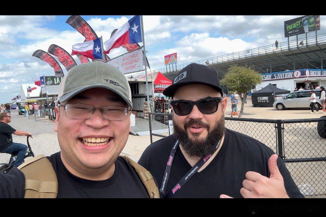 在百路驰Mint 400认识的墨西哥媒体老哥，我们又相约在今年的TX2K直线加速