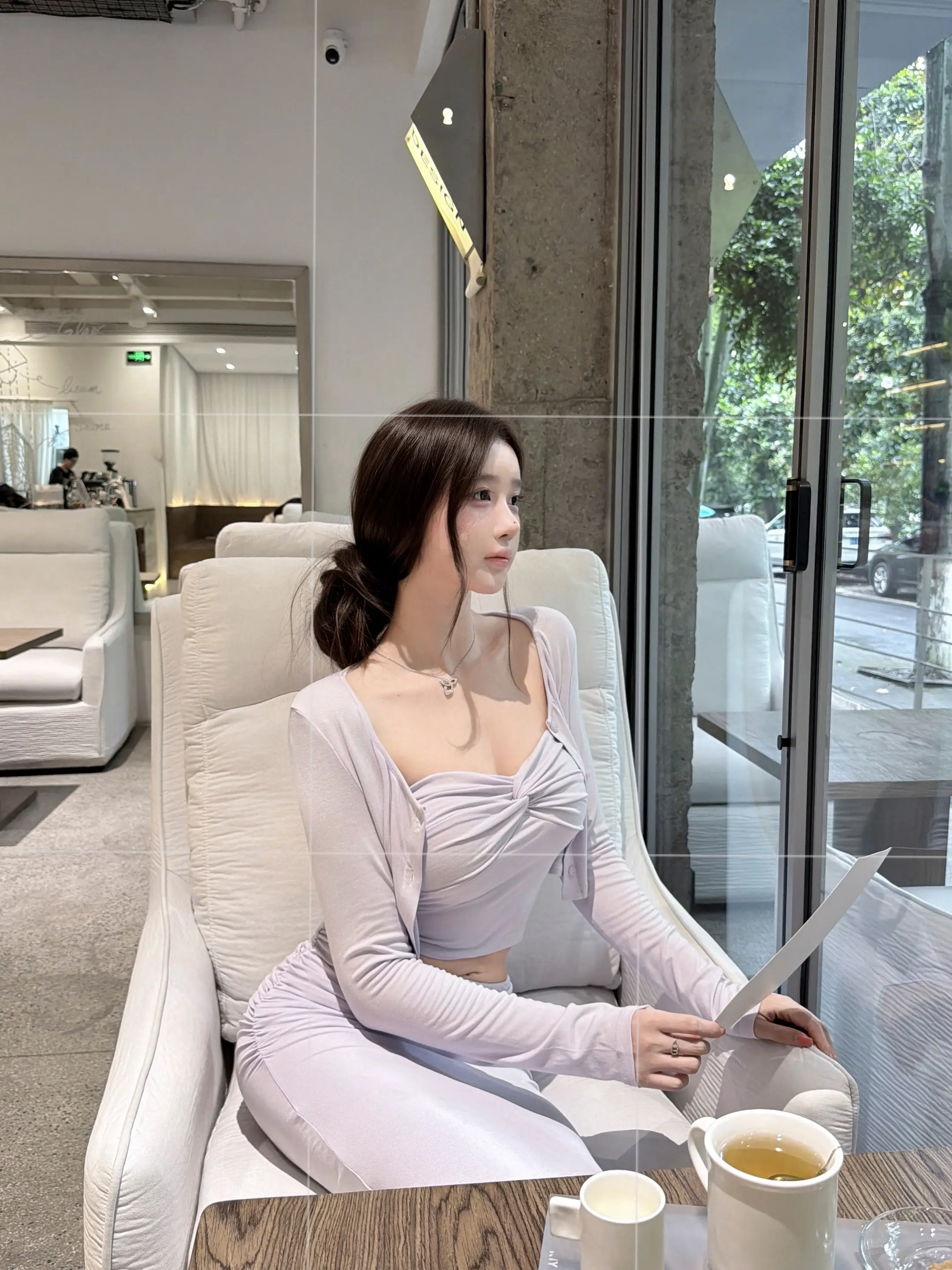 存一些韩女吃饭拍照姿势🤳。