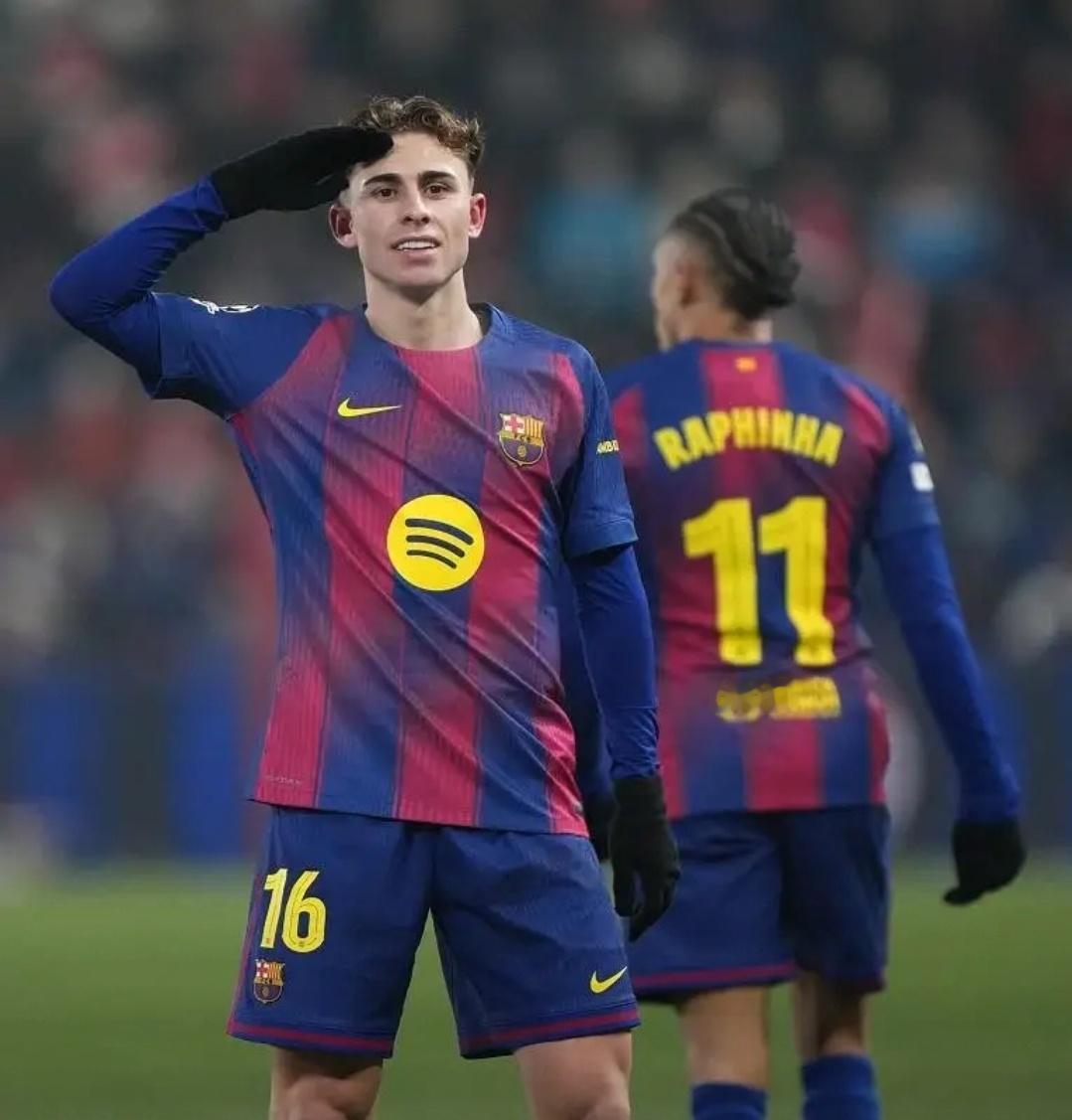 布拉格斯拉维亚2-4巴塞罗那在上轮联赛爆冷输给了皇家社会之后，巴塞罗那停下了11