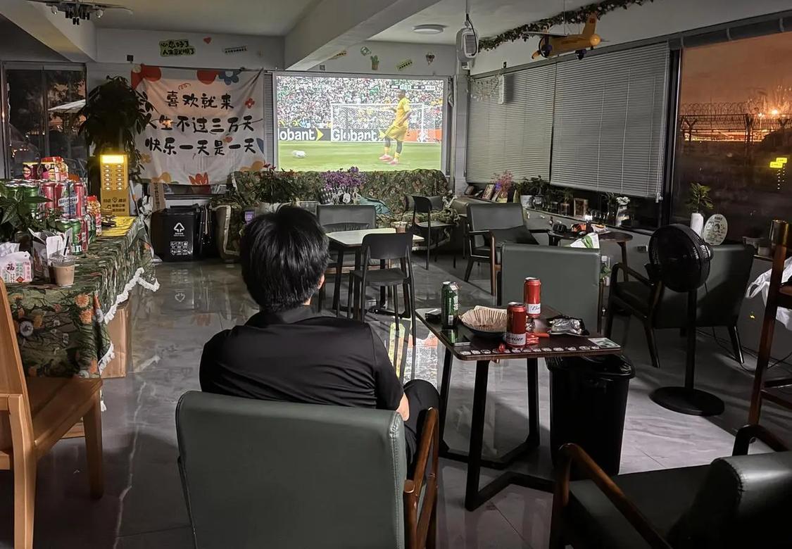 0人到店杭州萧山这家茶咖店，上演了本届世界杯最扎心的一幕：店主预热半个月、群发邀