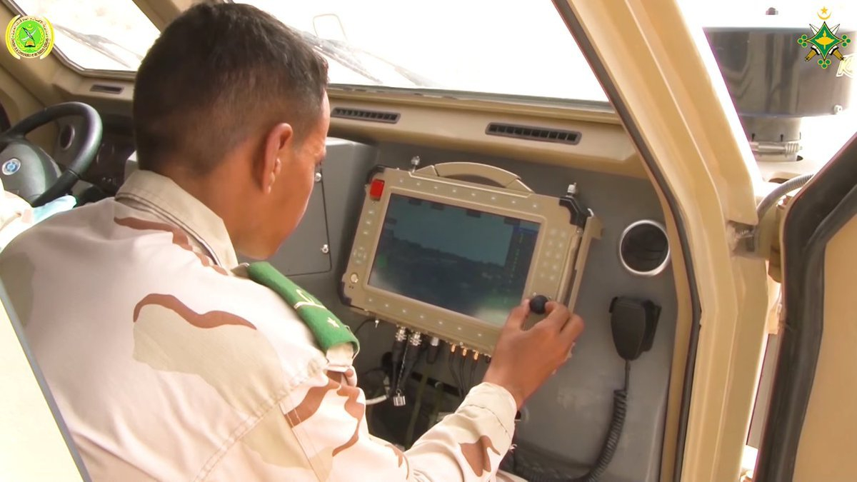 毛里塔尼亚装备的VN-21 HJ-9反坦克导弹发射车，这个武器控制平板看上去似乎